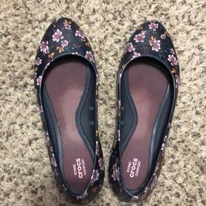 Floral print crocs flat (size 8)